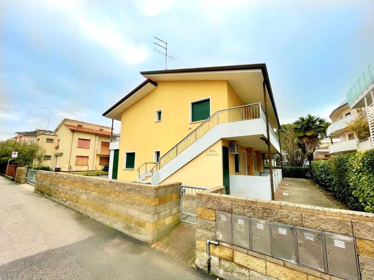 Villa Daniela Carraro Immobiliare - Family Apartments Lido di Jesolo Kültér fotó