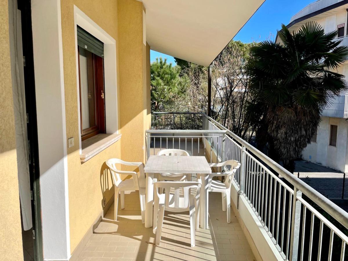 Villa Daniela Carraro Immobiliare - Family Apartments Lido di Jesolo Kültér fotó
