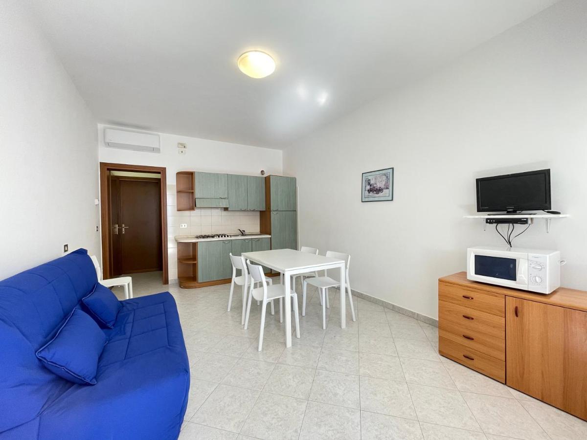 Villa Daniela Carraro Immobiliare - Family Apartments Lido di Jesolo Kültér fotó